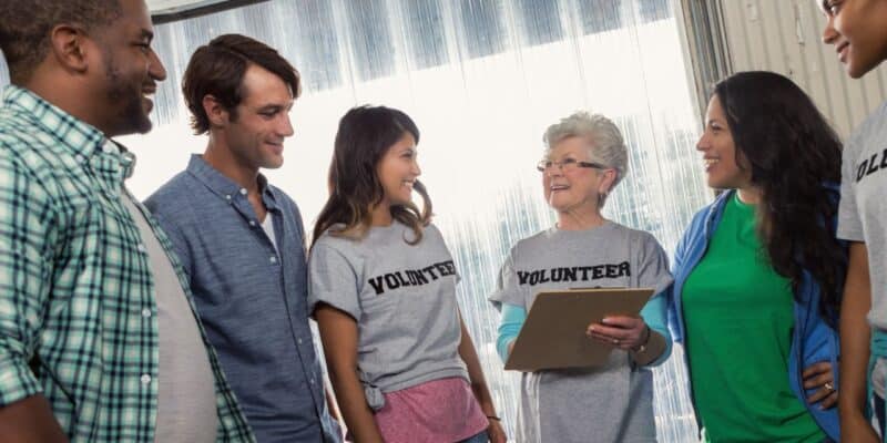 how to manage church volunteers